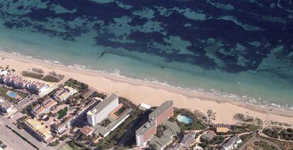 Playa d&acute;en Bossa, en Ibiza, es una de las que m&aacute;s ha subido precios y alquilar un apartamento una semana puede salir por 2.064 euros.