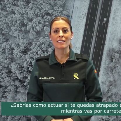 La Guardia Civil explica en un minuto lo que jamás se debe hacer en el coche cuando nieva