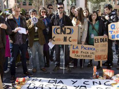 Trabajadores de El D&iacute;a y de la cadena CNC se c0ncentraron en marzo contra el cierre de estos medios.