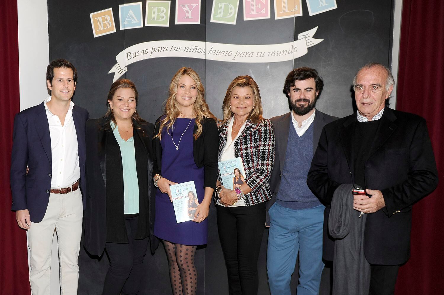 Cari Lapique y Calos Goyanes con sus hijas Carla y Caritina y sus yernos Jorge Benguría y Antonio Matos, en 2013.