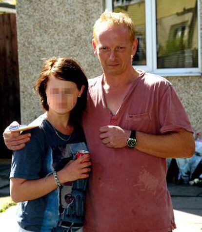David y Joanna, padre y hermana de Hannah, la joven que se suicid&oacute; tras sufrir ciberacoso. 