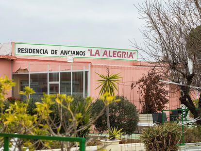 La residencia La Alegría, en Carmona, una de las que ha sido clausurada por la Junta de Andalucía.