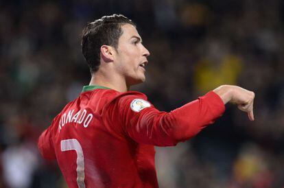 Cristiano Ronaldo celebra un gol contra Suecia.
