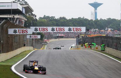 Vettel lidera la prueba en Interlagos.