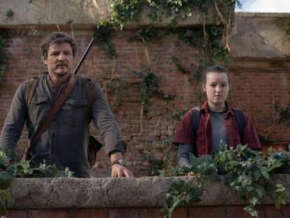 Pedro Pascal y Bella Ramsey en el último episodio de 'The Last of Us'.
