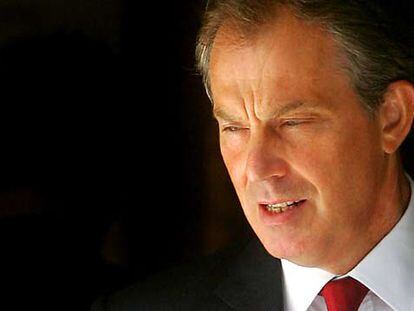 El primer ministro británico, Tony Blair, ayer antes de la sesión del Parlamento.