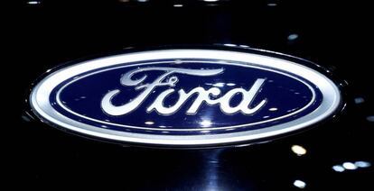 Insignia de la marca de coches Ford.