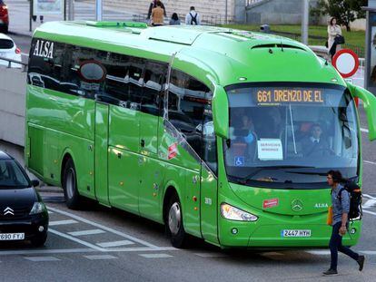 Autobús interurbano en el Intercambiador de Moncloa.