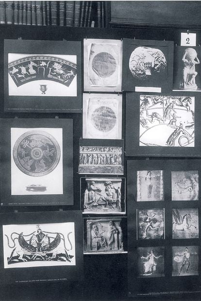 Panel número 2 ('Representación griega del cosmos') del <i>Atlas Mnemosyne</i> (Akal), de Aby Warburg.
