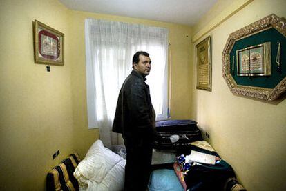 Mohamed Kouba, condenado por el cautiverio de Nacira, en su domicilio de Viladecans.