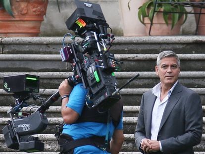 Clooney, en pleno rodaje de un nuevo anuncio de la marca de caf&eacute; de la que es imagen, el pasado agosto en Italia.