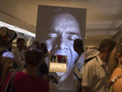 Instalación del artista Alexander Arrechea, en la Bienal de La Habana.