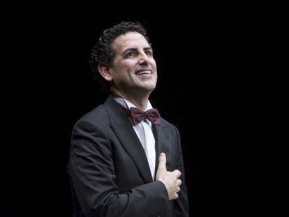 Juan Diego Fl&oacute;rez, tras su actuaci&oacute;n en el Teatro Real, en Madrid.