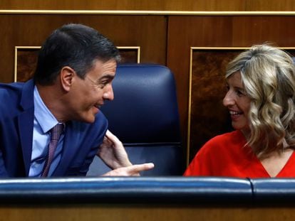Sánchez y Díaz conversan en la Cámara baja, a mediados de julio.