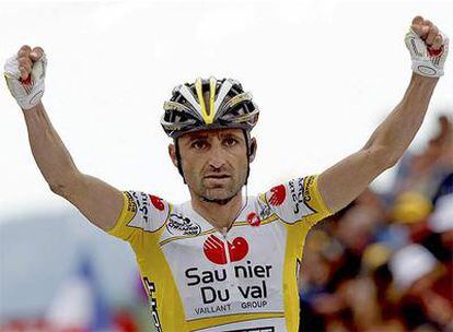 Piepoli celebra su victoria en la décima etapa del pasado Tour de Francia