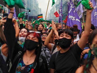 La marea verde por el aborto legal en Argentina, en imágenes