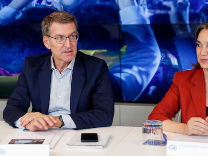 El líder del PP, Alberto Núñez Feijóo, y la secretaria general, Cuca Gamarra, en la reunión de la Junta Directiva Nacional, tras las elecciones del 23-J, el pasado julio.