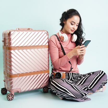 Artículo de EL PAÍS Escaparate donde se seleccionan varios productos y 'gadgets' ideales como regalos para viajes.