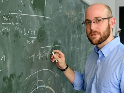 David Gómez Castro, uno de los seis matemáticos españoles menores de 30 años galardonados con el Premio de Investigación Matemática Vicent Caselles, que otorgan la Fundación BBVA y la Real Sociedad Matemática Española.