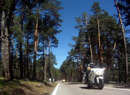 Recorrido sobre dos ruedas atravesando los paisajes de la cadena montañosa que sirve de frontera entre Madrid, Segovia y Ávila