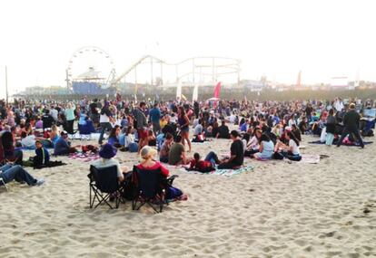 Uno de los conciertos en la playa, con el Parque de Atracciones al fondo