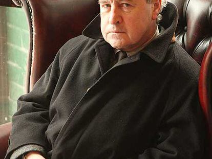 John Banville, autor de <i>El otro nombre de Laura,</i> que firma con su seudónimo Benjamin Black, en Dublín el mes pasado.