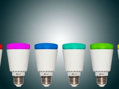 Esta es la lámpara LED que ha inventado BeeWi para que podamos contralar las luces de casa desde el móvil.