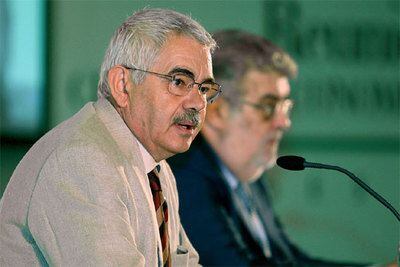 Pasqual Maragall y José Manuel Lara, en Sitges (Barcelona).