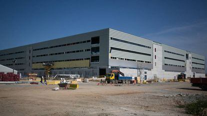 Obras del centro logistico de Amazon en El Prat de Llobregat.