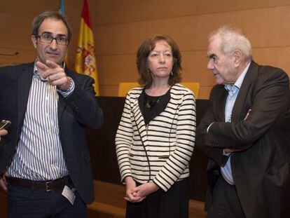 Los eurodiputados Jordi Sebasti&agrave;, Jill Evans y Ernest Maragall, ayer en las Cortes Valencianas.