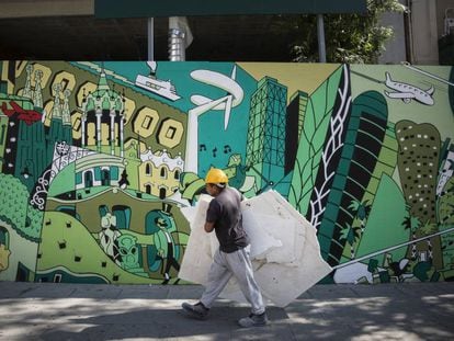 Mural que se encuentra en la Calle Marina, 202, del dibujante Daniel Torres. 