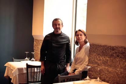 Carlos Torres y Elisa Rodríguez, los propietarios del restaurante La Buena Vida, en Madrid.