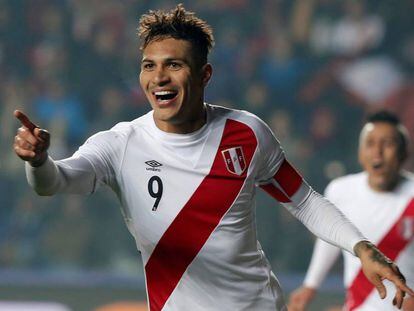 Guerrero durante un partido con su selección.