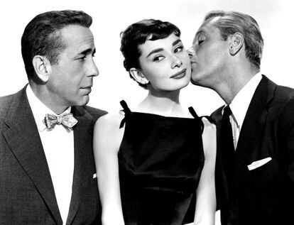 'Sabrina'. Billy Wilder. 1954.

Humphrey Bogart se hace  cargo de un papel pensado en un primer momento para Cary Grant  por el director Billy Wilder que le viene algo estrecho. Frente a una celestial Audrey Hepburn  y un irresistible William Holden, el actor queda en una zona de penumbras en medio del triángulo amoroso.