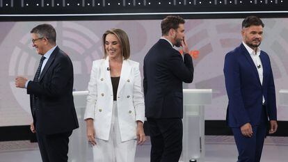 Desde la izquierda, los portavoces del PSOE, Patxi López; PP, Cuca Gamarra; Vox, Iván Espinosa de los Monteros, y ERC, Gabriel Rufián, antes del debate electoral en RTVE el pasado 13 de julio.