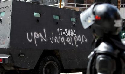 Operativo policial en Bogot&aacute; este lunes.