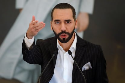 Nayib Bukele, presidente de El Salvador, durante una conferencia de prensa.