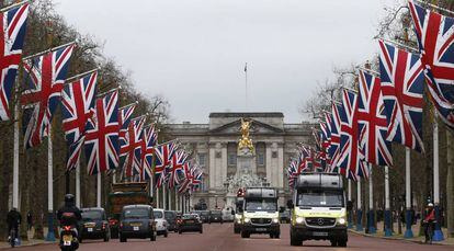 Banderas británicas ondean en The Mall horas antes de que el Brexit sea una realidad.