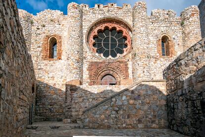 Rosetón del castillo del Sacro Convento de Calatrava la Nueva, cerca de Aldea del Rey.