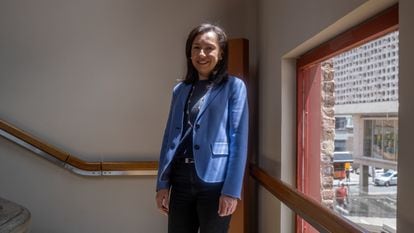 Raquel Bernal, rectora de la Universidad de los Andes, posa para un retrato durante una entrevista, en Bogotá, Colombia, el 18 de mayo de 2023.