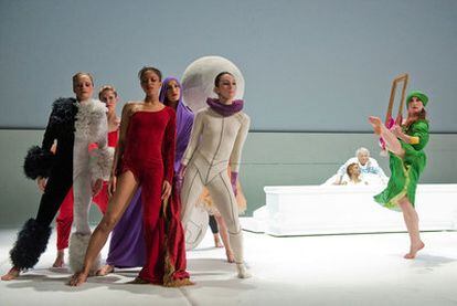 Cercando Picasso es un espectáculo creado por el Teatro Estable del Friuli Venecia Giulia con la participación de la Martha Graham Dance Company de Nueva York.