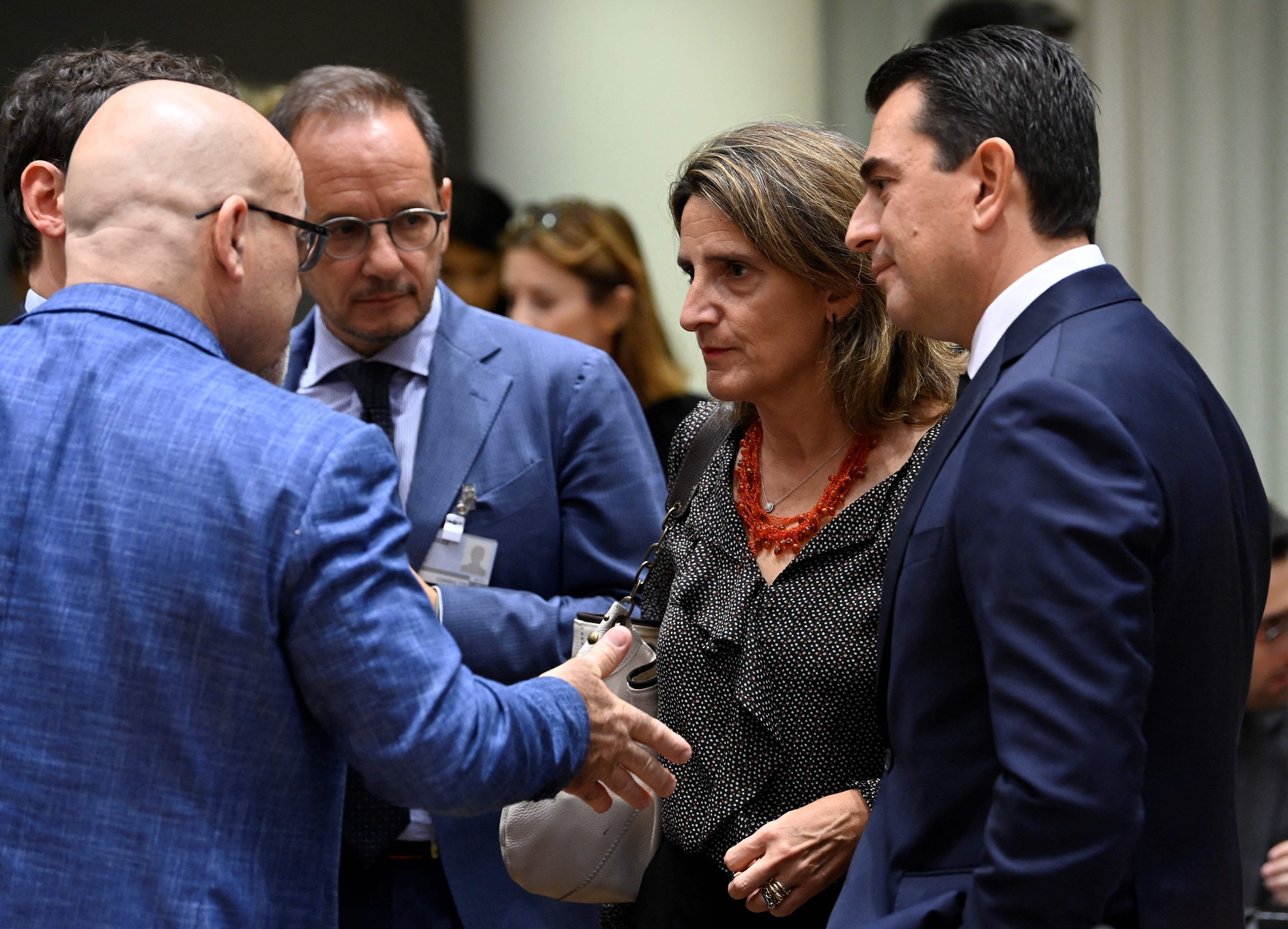 Teresa Ribera, junto algunos de sus colegas europeos, durante una reunión extraordinaria de ministros de Energía en septiembre de 2022 en Bruselas.