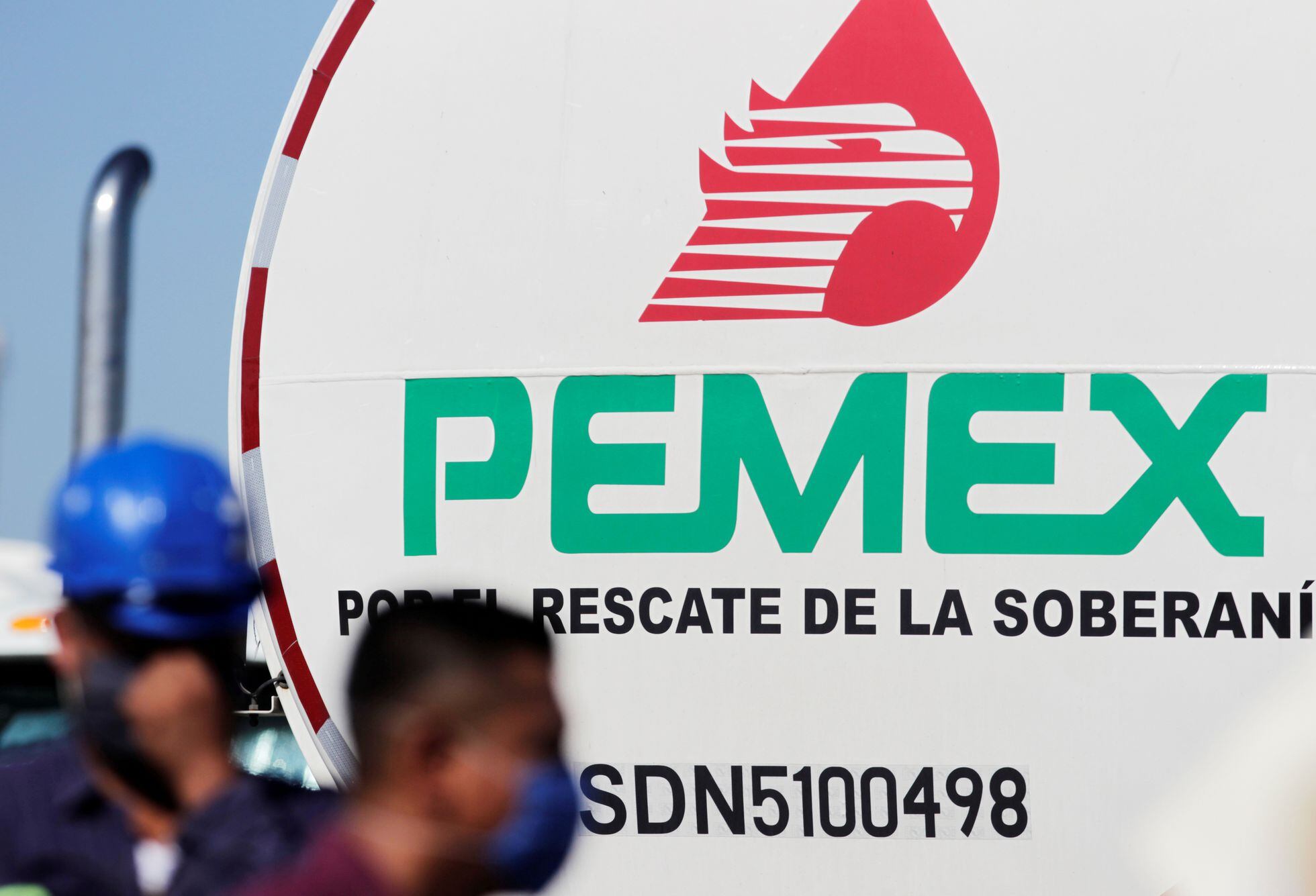 Pemex entorpece el crecimiento económico de México, según un estudio de la  Universidad Rice | Economía | EL PAÍS México