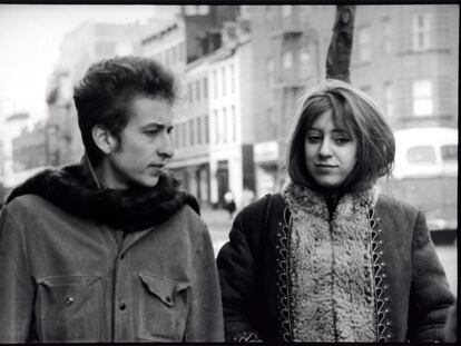 Bob Dylan y Suze Rotolo, paseando por Nueva York