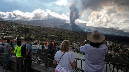 Volcán de La Palma, desde la parroquia de La Sagrada Familia, en El Paso.
