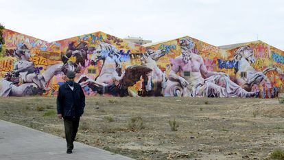 Imagen del mural de 600 metros realizado por PichiAvo en el barrio de Benicalap.