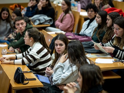 Estudiantes en una clase de la Facultad de Ciencias de la Educación de la Universidad de Valencia.