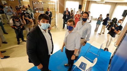 De izquierda a derecha, el presidente murciano, Fernando López Miras, el portavoz nacional del PP, José Luis Martínez Almeida, y el secretario general del partido, Teodoro García Egea.
