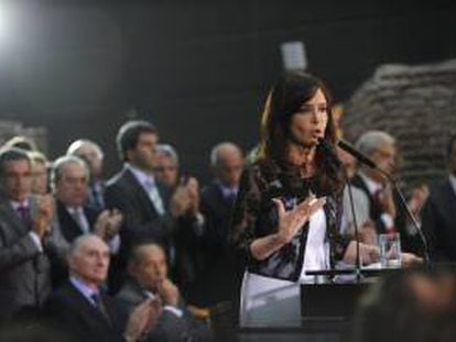 La presidenta de Argentina, Cristina Fernández (d). EFE/Archivo