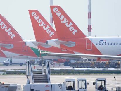 Aviones de Easyjet parados en el aeropuerto de Berlín.